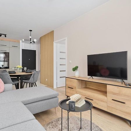 Nowoczesny Apartament Z Balkonem I Parkingiem W Centrum Wroclawia By Noclegi Renters Kültér fotó