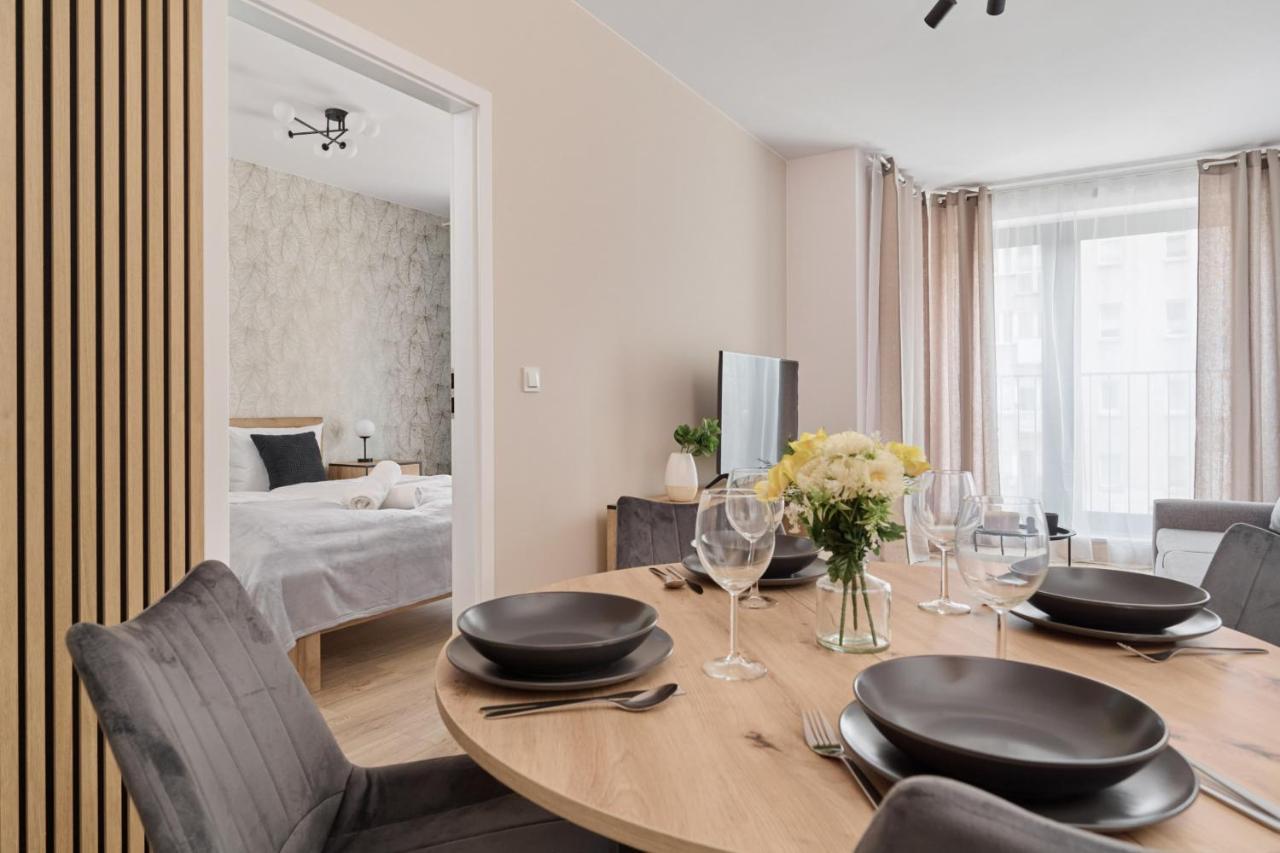 Nowoczesny Apartament Z Balkonem I Parkingiem W Centrum Wroclawia By Noclegi Renters Kültér fotó