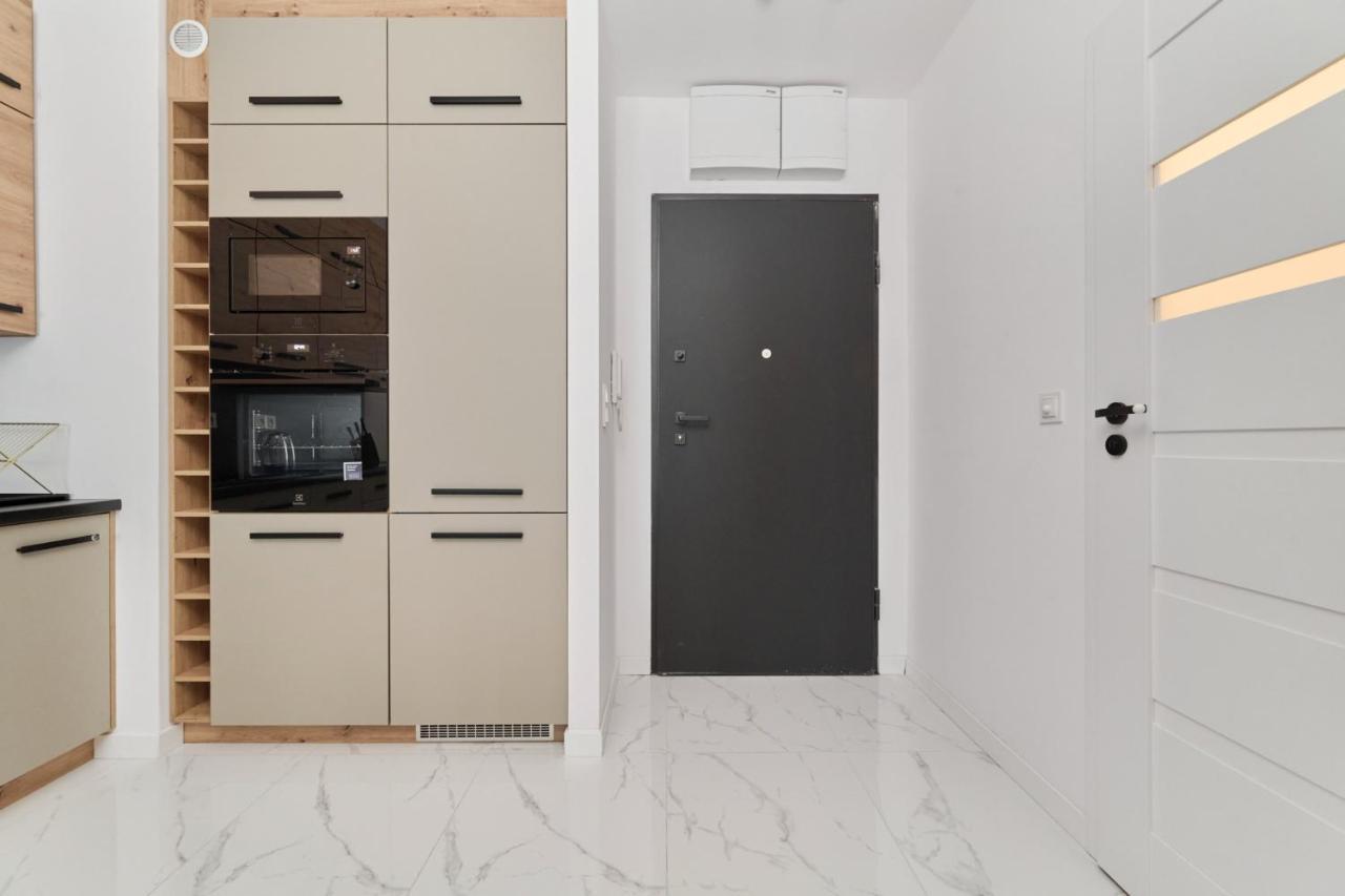 Nowoczesny Apartament Z Balkonem I Parkingiem W Centrum Wroclawia By Noclegi Renters Kültér fotó