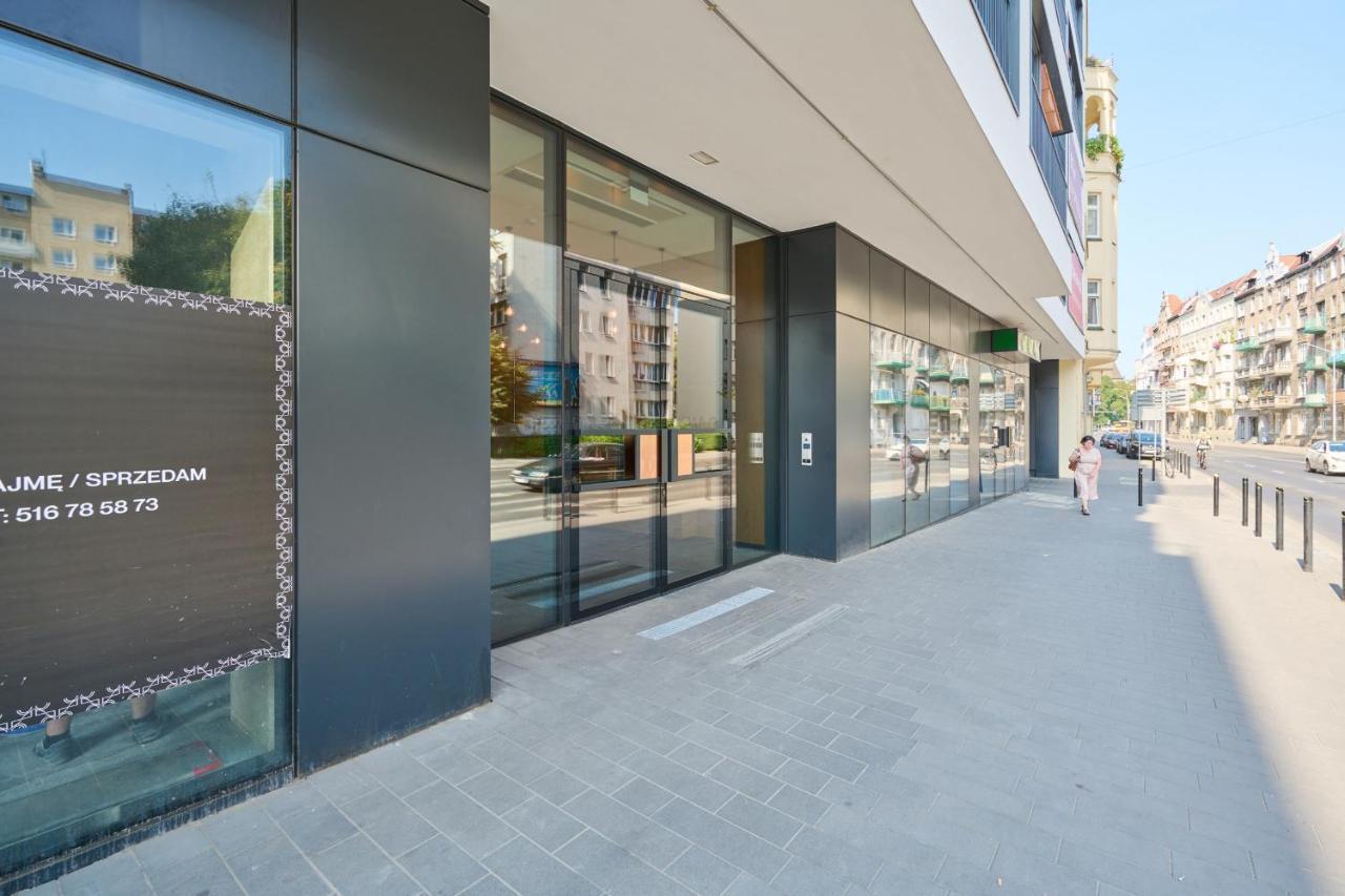 Nowoczesny Apartament Z Balkonem I Parkingiem W Centrum Wroclawia By Noclegi Renters Kültér fotó
